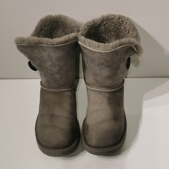 UGG boots - Picture 1 of 7